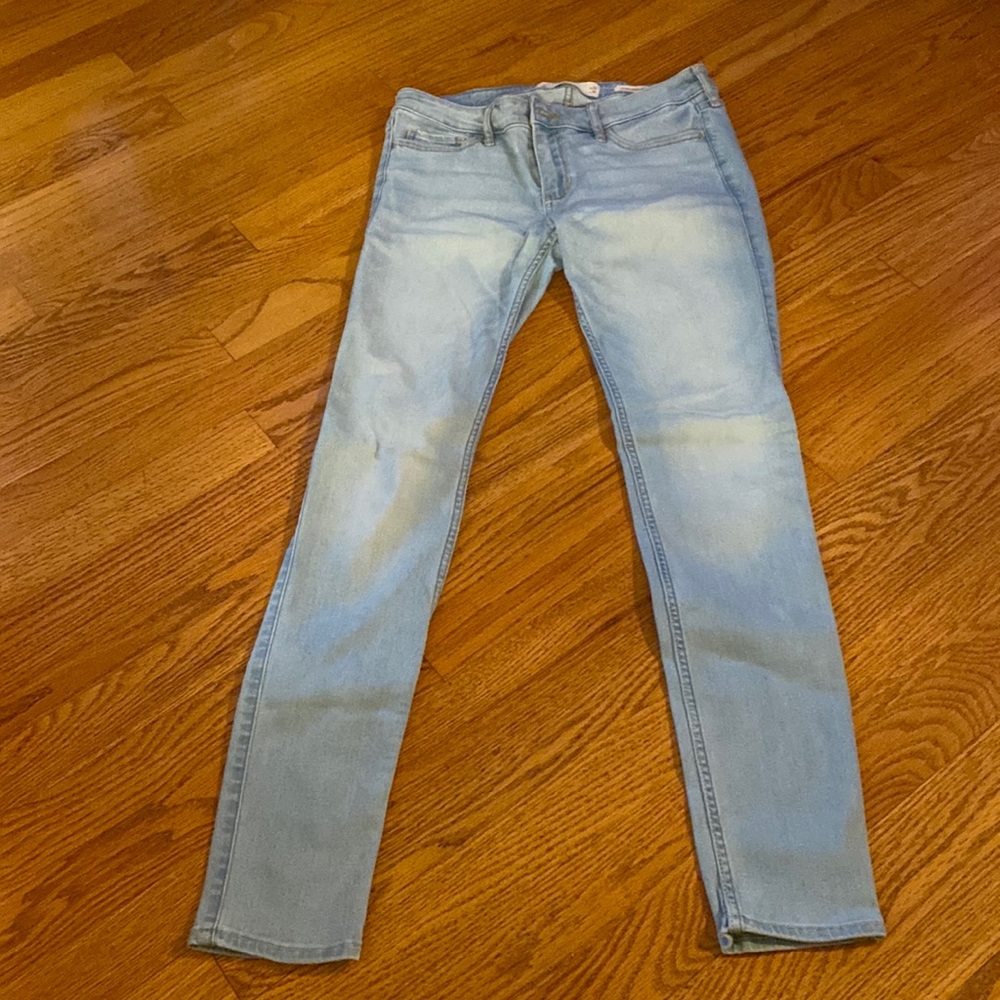 Hollister low rise super skinny jeans, Junior size 7R.